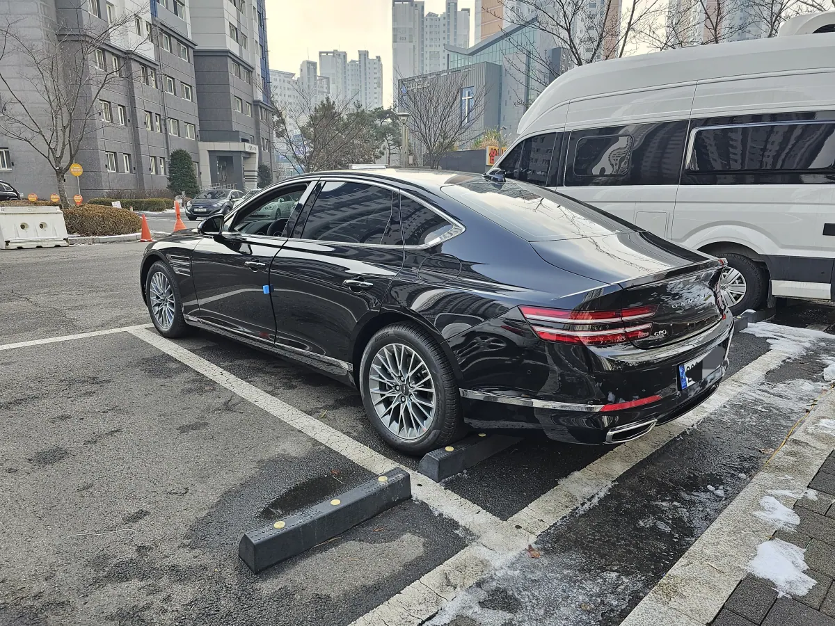 Chi tiết Sedan Genesis G80