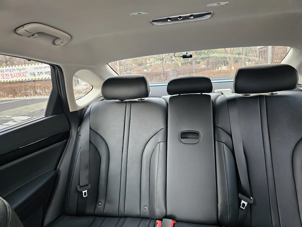 Chi tiết Sedan Genesis G80