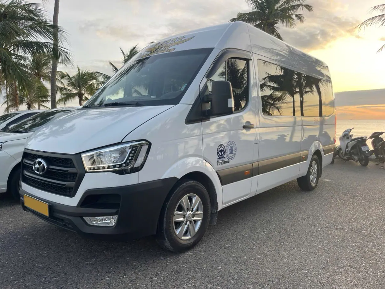 Hyundai Solati 16 chỗ